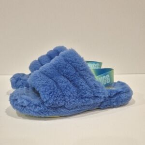 Girls Blue Fuzzy Uggs Size 3